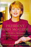 President Mary McAleese: Building Bridges (Hardback)